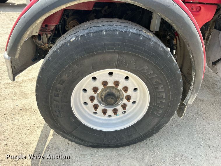 image for item DR4642 2007 Peterbilt 357  ready mix truck