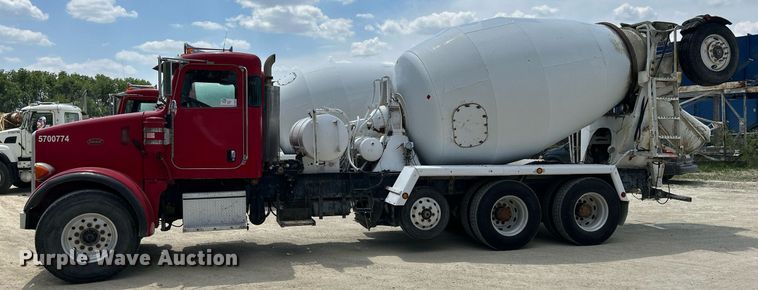 image for item DR4643 2007 Peterbilt 357  ready mix truck