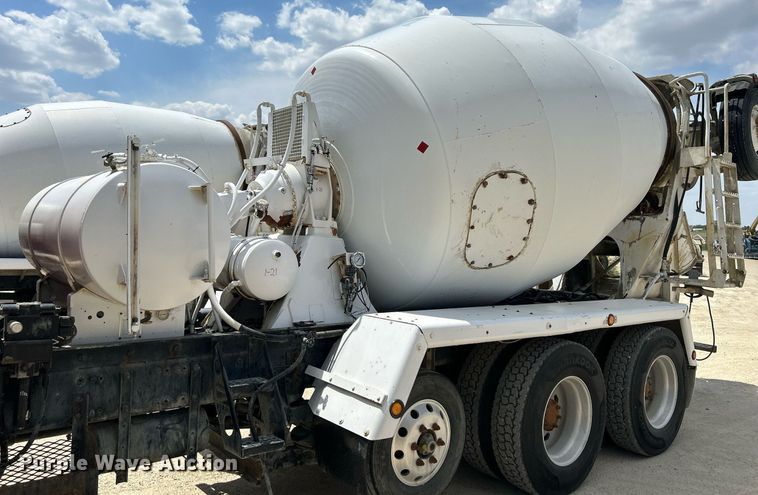 image for item DR4643 2007 Peterbilt 357  ready mix truck