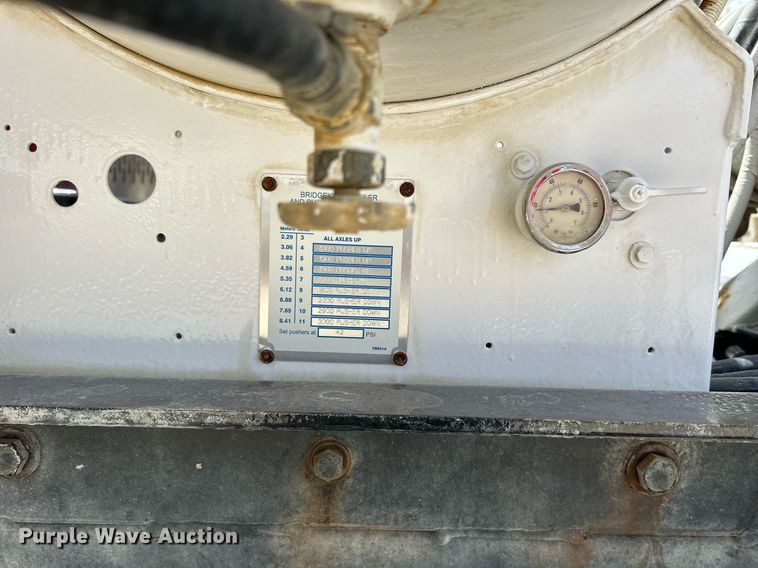 image for item DR4643 2007 Peterbilt 357  ready mix truck