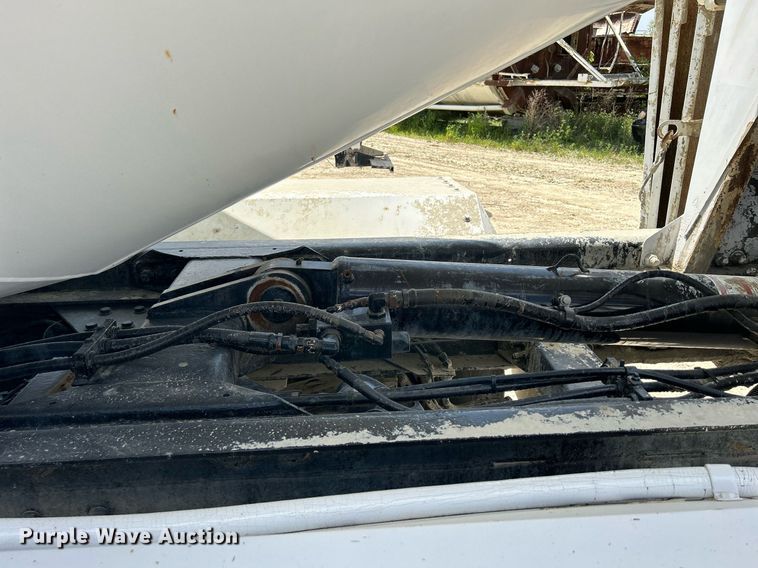 image for item DR4643 2007 Peterbilt 357  ready mix truck