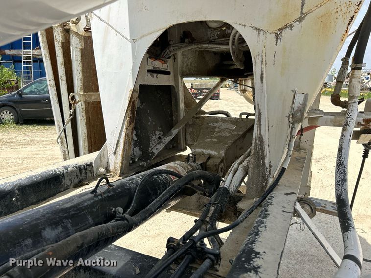 image for item DR4643 2007 Peterbilt 357  ready mix truck