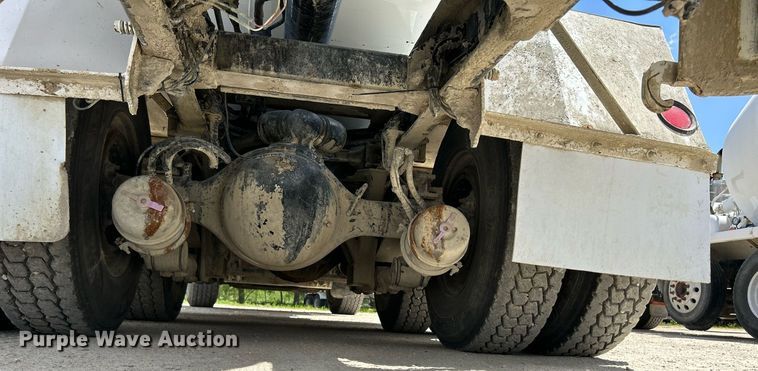 image for item DR4643 2007 Peterbilt 357  ready mix truck