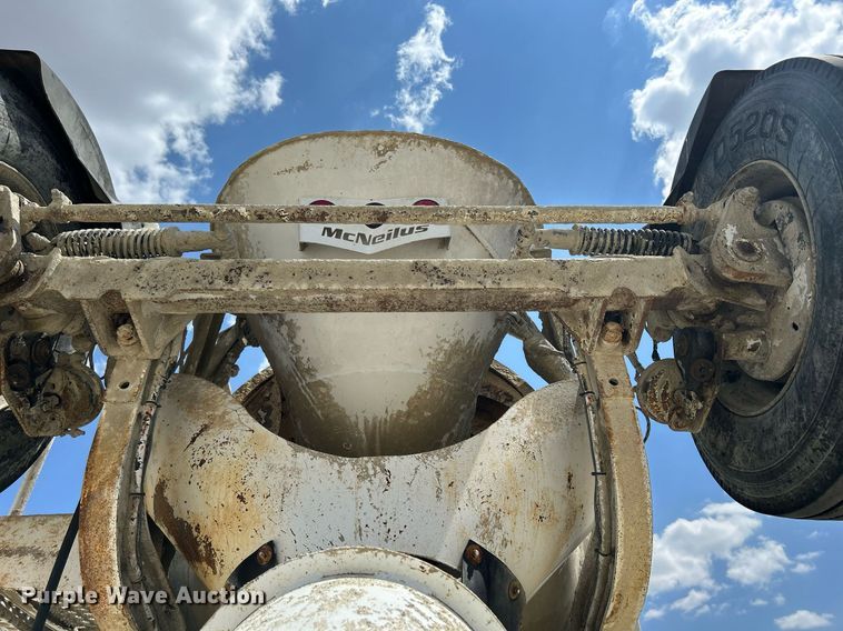 image for item DR4643 2007 Peterbilt 357  ready mix truck