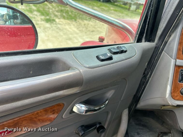 image for item DR4643 2007 Peterbilt 357  ready mix truck