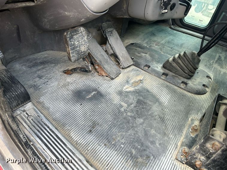 image for item DR4643 2007 Peterbilt 357  ready mix truck