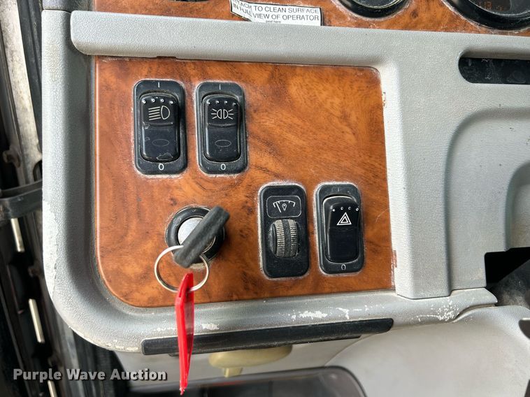 image for item DR4643 2007 Peterbilt 357  ready mix truck