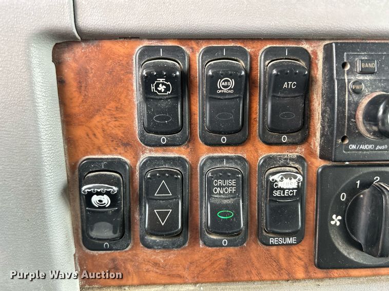 image for item DR4643 2007 Peterbilt 357  ready mix truck