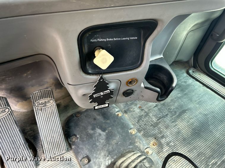 image for item DR4643 2007 Peterbilt 357  ready mix truck