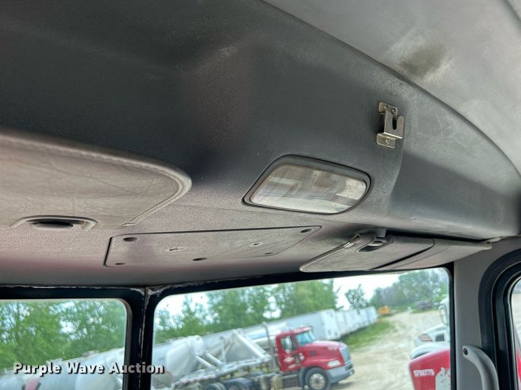 image for item DR4643 2007 Peterbilt 357  ready mix truck