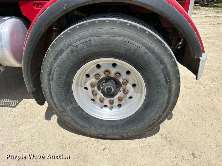 image for item DR4643 2007 Peterbilt 357  ready mix truck