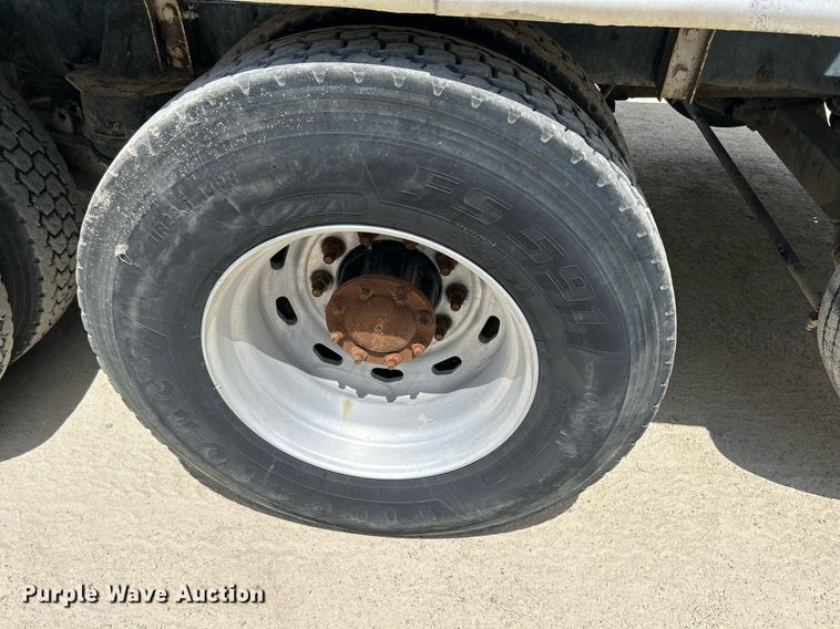 image for item DR4643 2007 Peterbilt 357  ready mix truck