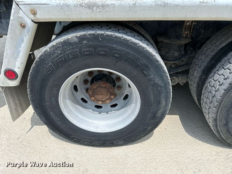 image for item DR4643 2007 Peterbilt 357  ready mix truck