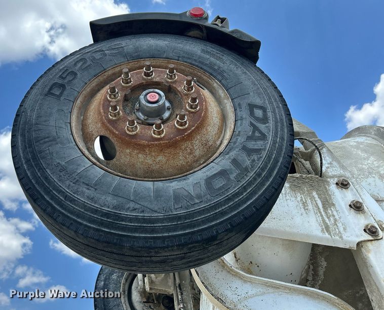 image for item DR4643 2007 Peterbilt 357  ready mix truck