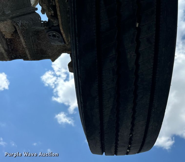 image for item DR4643 2007 Peterbilt 357  ready mix truck