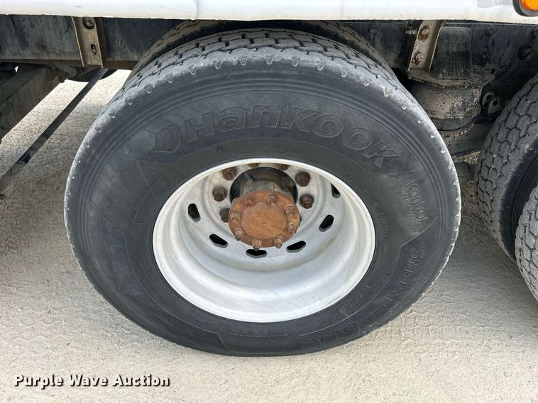 image for item DR4643 2007 Peterbilt 357  ready mix truck