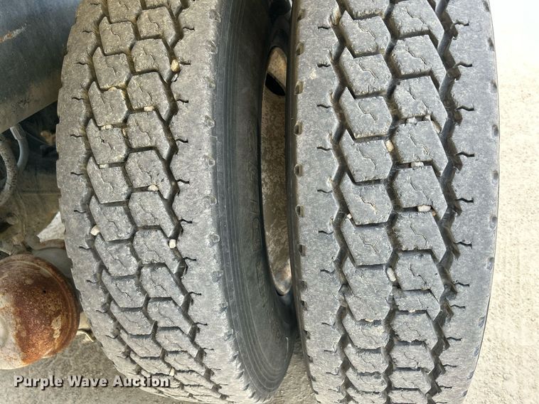 image for item DR4643 2007 Peterbilt 357  ready mix truck