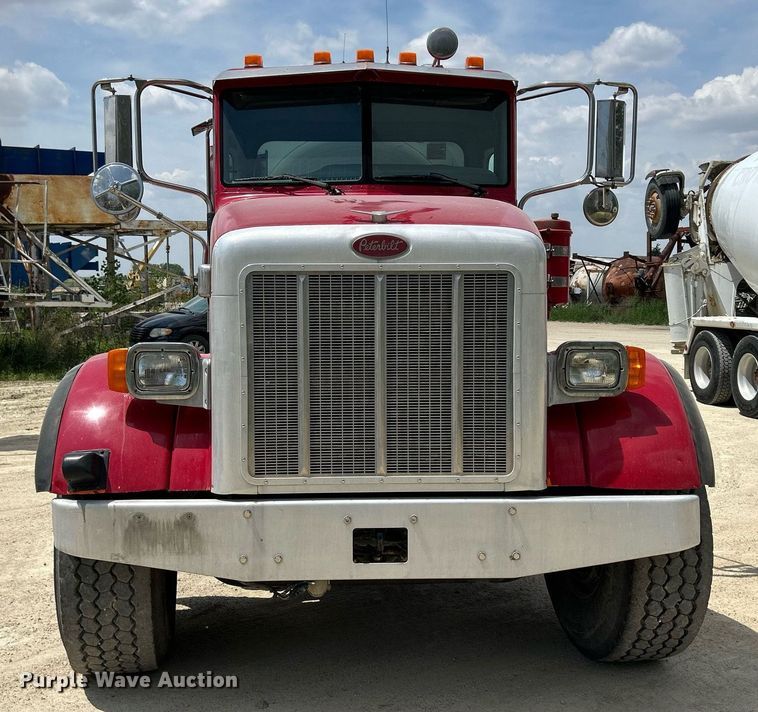 image for item DR4644 2007 Peterbilt 357  ready mix truck