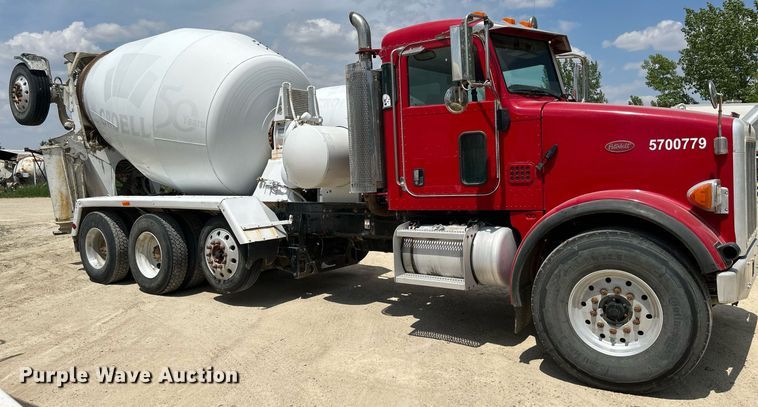image for item DR4644 2007 Peterbilt 357  ready mix truck