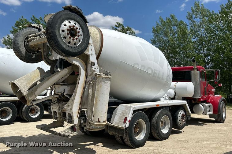 image for item DR4644 2007 Peterbilt 357  ready mix truck