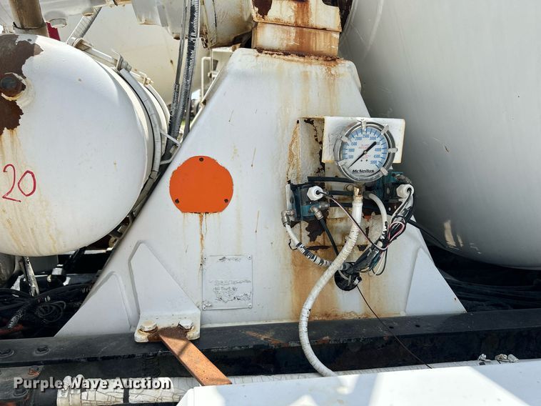 image for item DR4644 2007 Peterbilt 357  ready mix truck