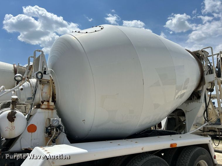 image for item DR4644 2007 Peterbilt 357  ready mix truck