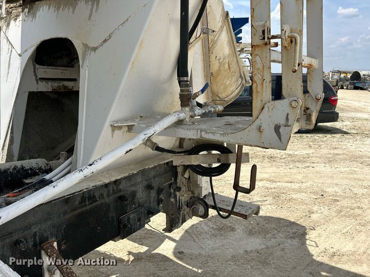 image for item DR4644 2007 Peterbilt 357  ready mix truck