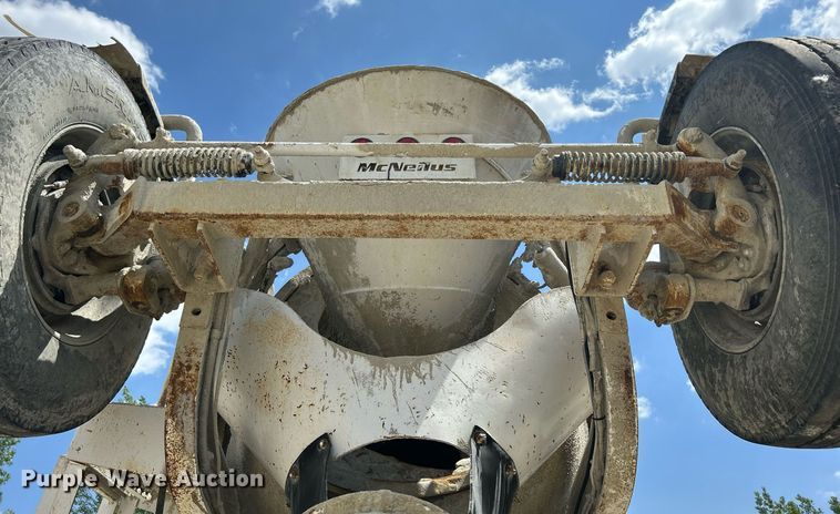 image for item DR4644 2007 Peterbilt 357  ready mix truck