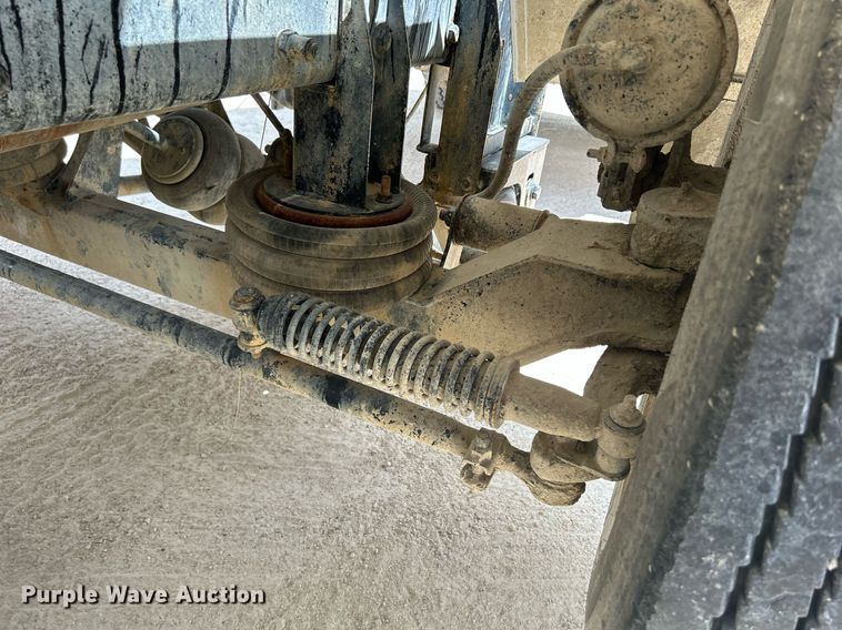 image for item DR4644 2007 Peterbilt 357  ready mix truck