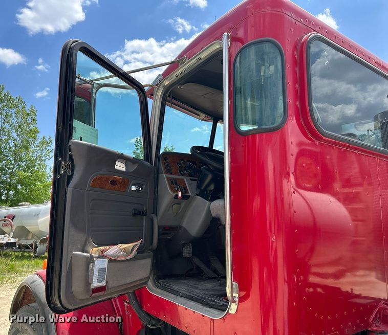 image for item DR4644 2007 Peterbilt 357  ready mix truck