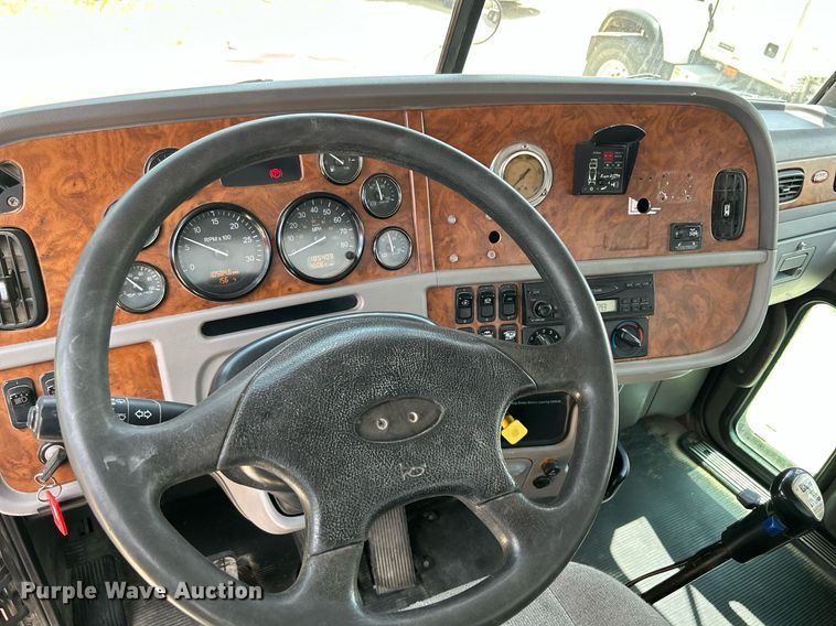 image for item DR4644 2007 Peterbilt 357  ready mix truck