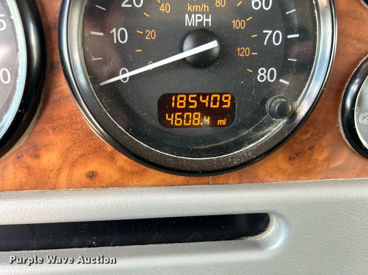 image for item DR4644 2007 Peterbilt 357  ready mix truck