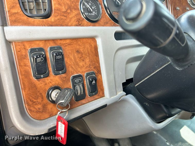 image for item DR4644 2007 Peterbilt 357  ready mix truck