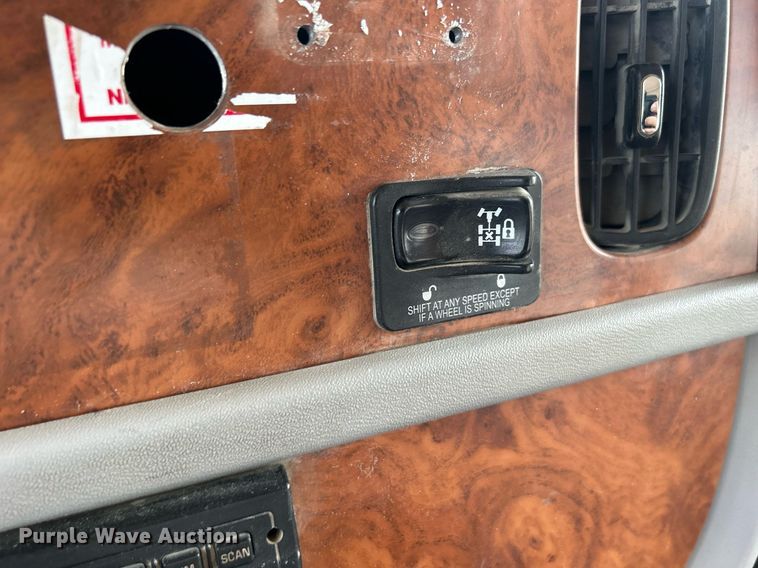 image for item DR4644 2007 Peterbilt 357  ready mix truck