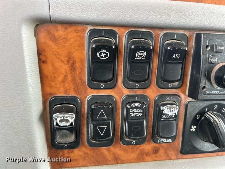 image for item DR4644 2007 Peterbilt 357  ready mix truck