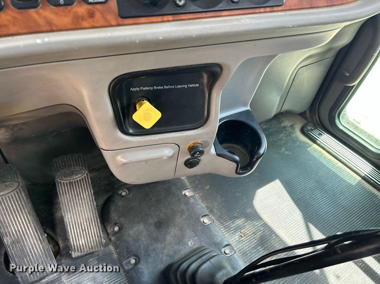 image for item DR4644 2007 Peterbilt 357  ready mix truck