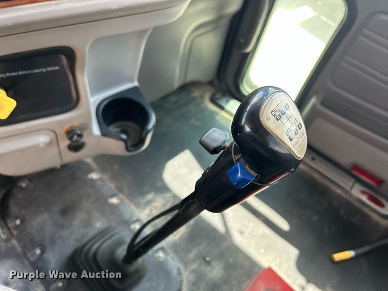 image for item DR4644 2007 Peterbilt 357  ready mix truck