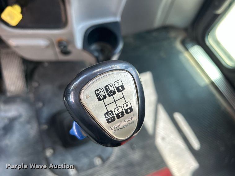 image for item DR4644 2007 Peterbilt 357  ready mix truck