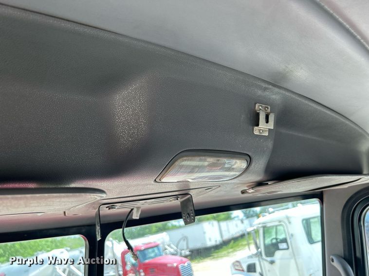 image for item DR4644 2007 Peterbilt 357  ready mix truck