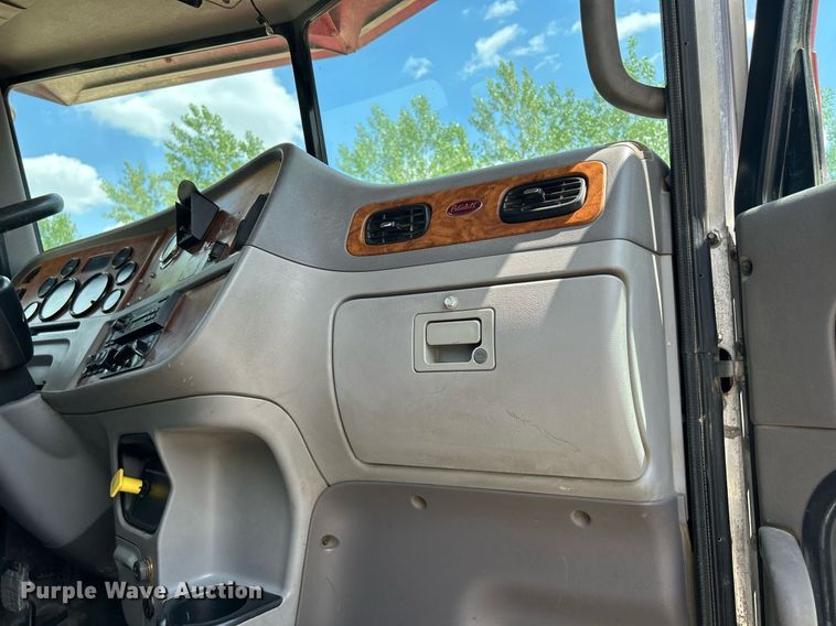 image for item DR4644 2007 Peterbilt 357  ready mix truck