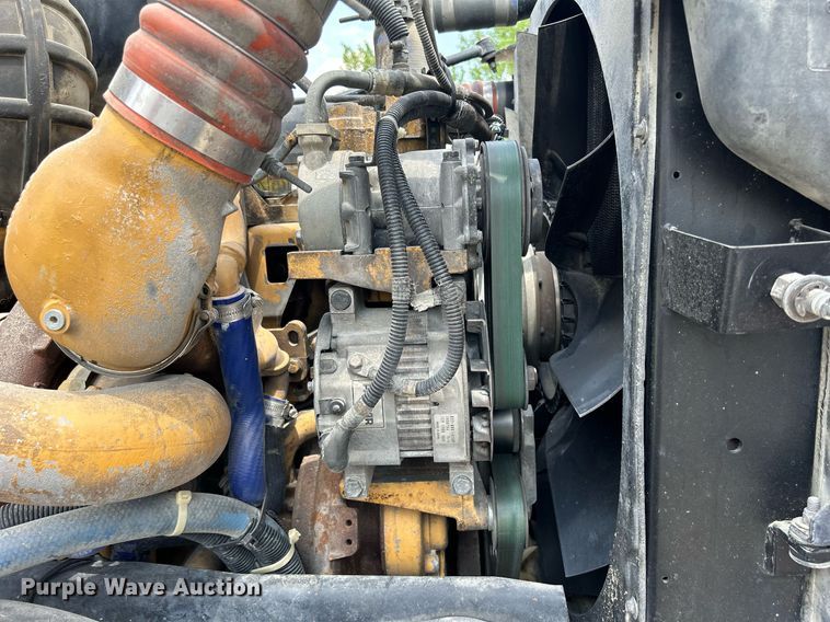 image for item DR4644 2007 Peterbilt 357  ready mix truck