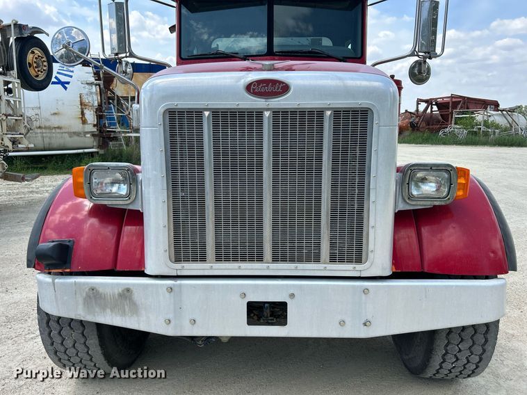 image for item DR4644 2007 Peterbilt 357  ready mix truck