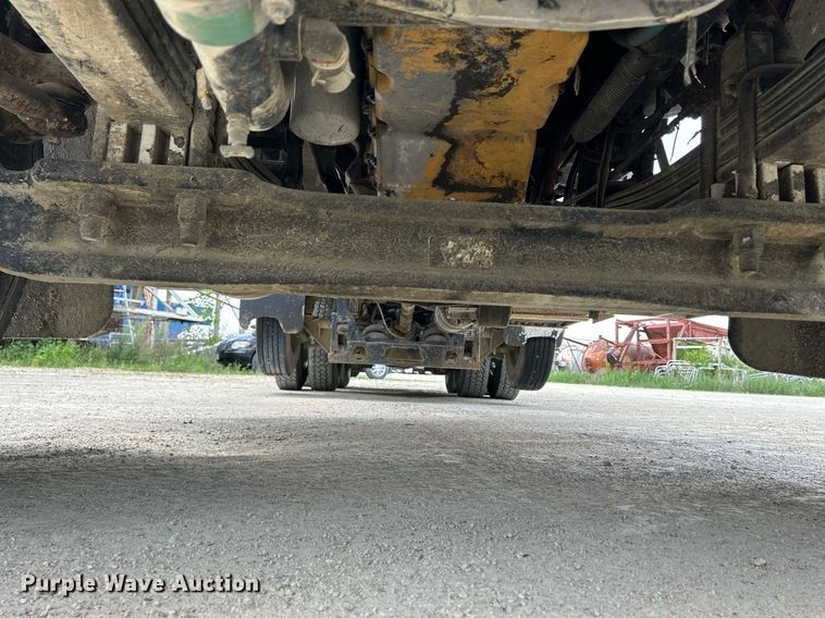 image for item DR4644 2007 Peterbilt 357  ready mix truck