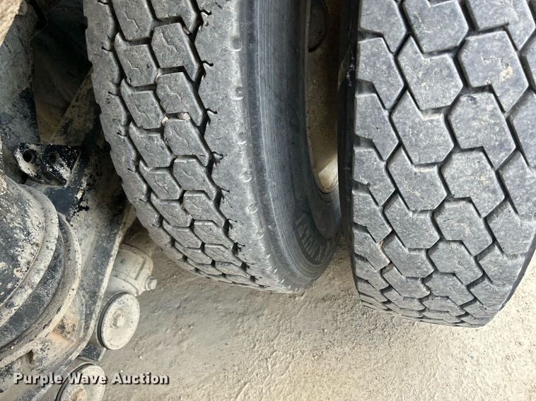 image for item DR4644 2007 Peterbilt 357  ready mix truck