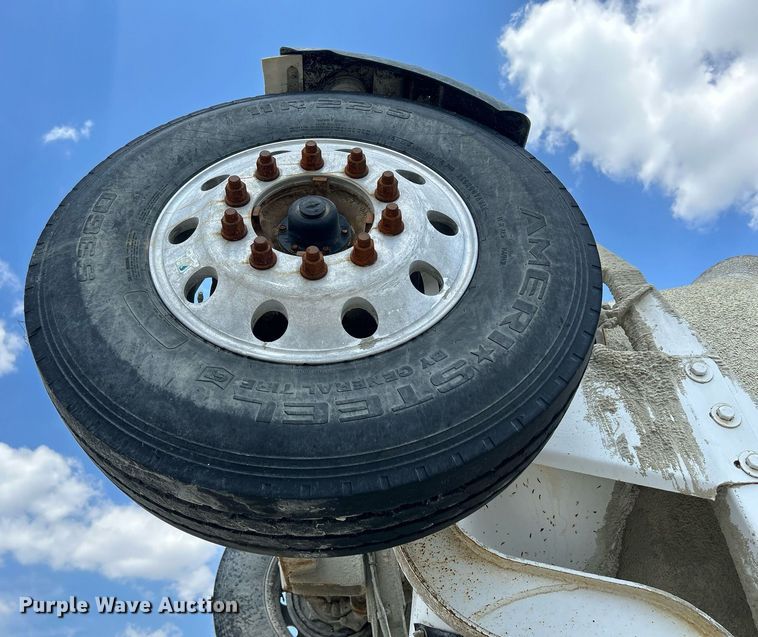 image for item DR4644 2007 Peterbilt 357  ready mix truck