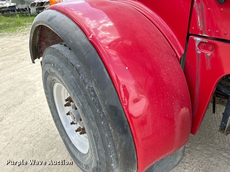 image for item DR4644 2007 Peterbilt 357  ready mix truck