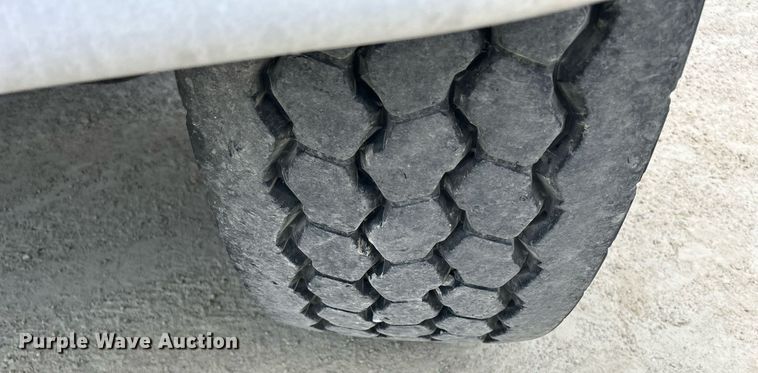 image for item DR4644 2007 Peterbilt 357  ready mix truck