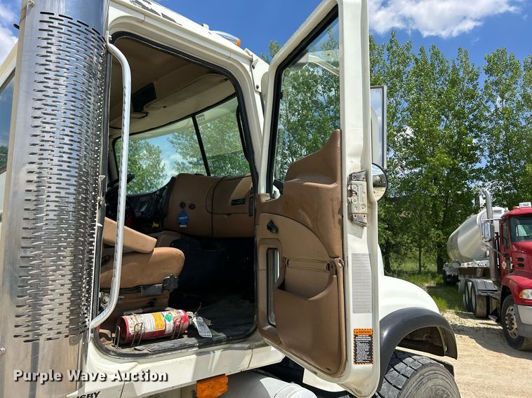 image for item DR4645 2007 Mack CV513 Granite  ready mix truck