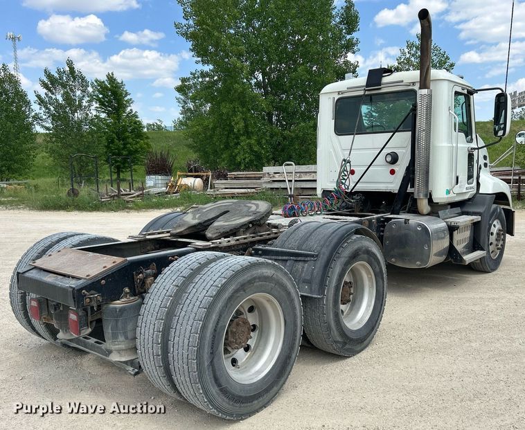 image for item DR4646 2016 Mack CXU613  semi truck