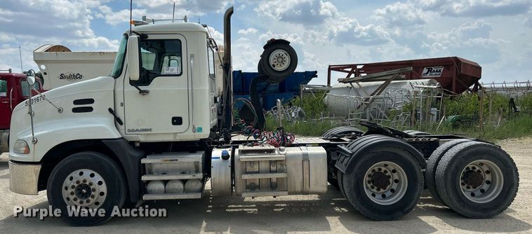 image for item DR4646 2016 Mack CXU613  semi truck